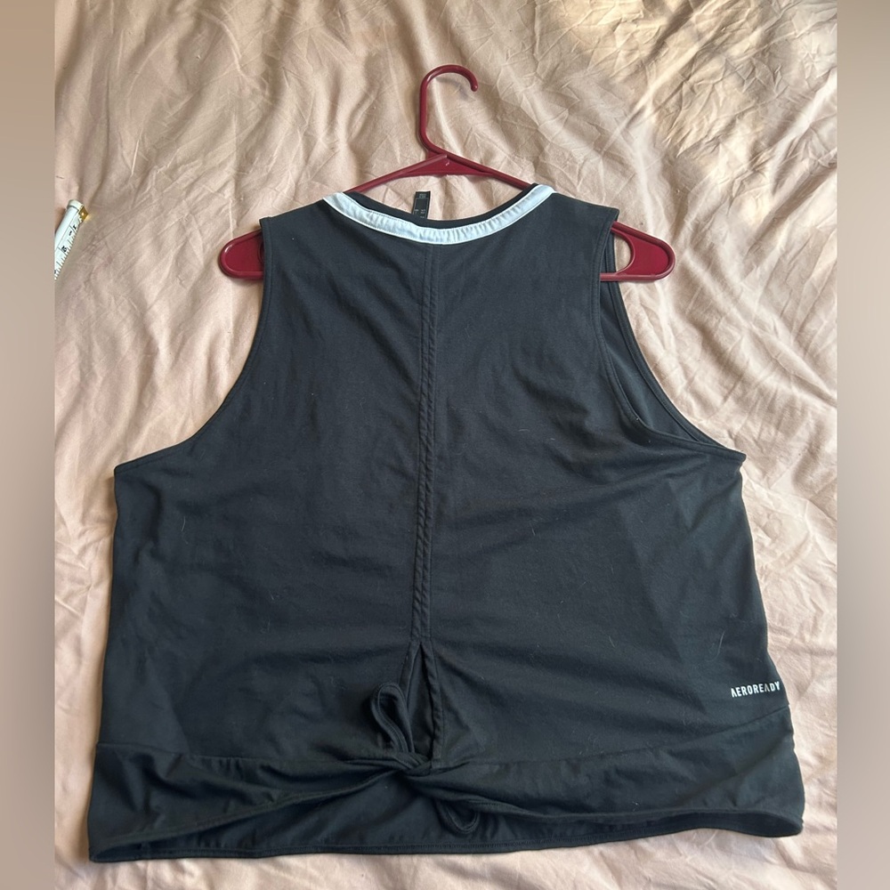 Women’s adidas cropped workout tee size XL - Picture 3 of 3